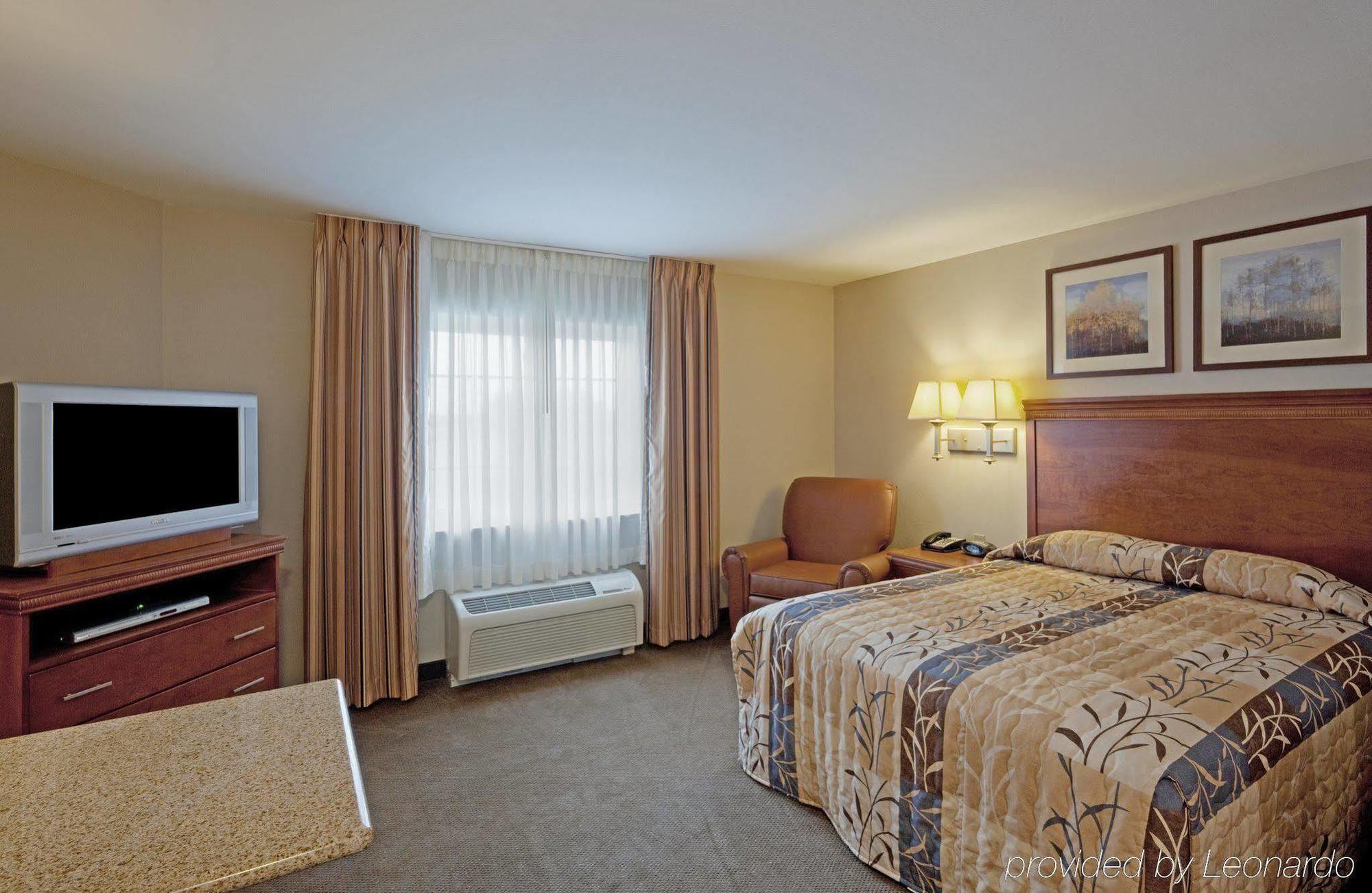 Candlewood Suites-West Springfield By Ihg Exterior photo