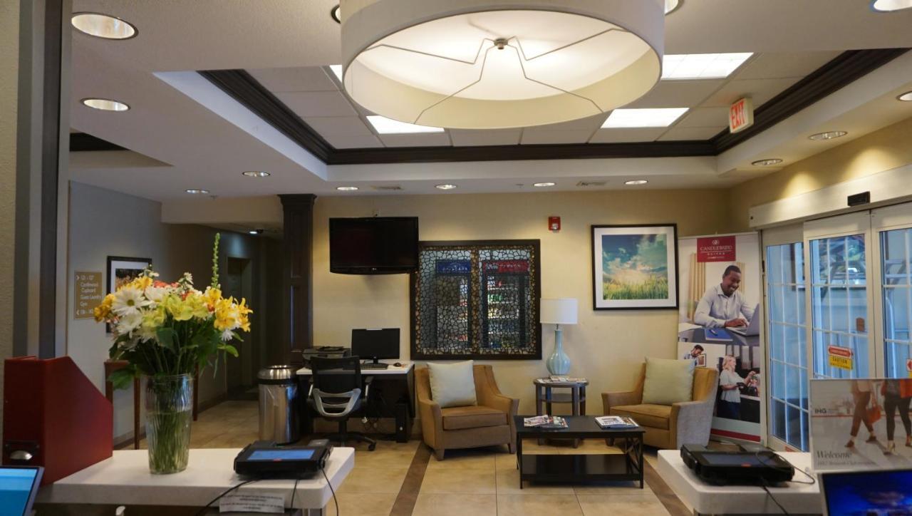Candlewood Suites-West Springfield By Ihg Exterior photo